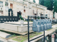 Porta Annaffiatoi per cimiteri