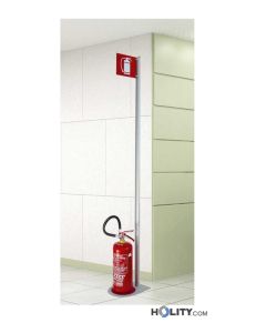 porta-estintore-con-base-e-targa-a-bandiera-h42904