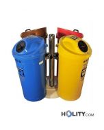 isola-ecologica-a-4-contenitori-su-base-in-cemento-h32607